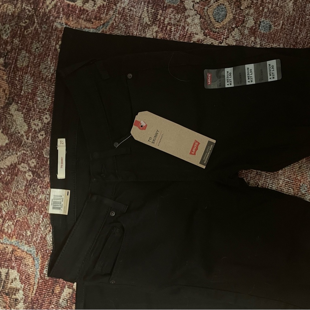 Levi’s 711 Black Skinny Jeans